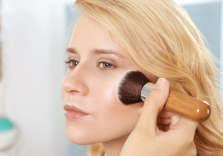Compact Powders for Oil Absorption and Light Reflection