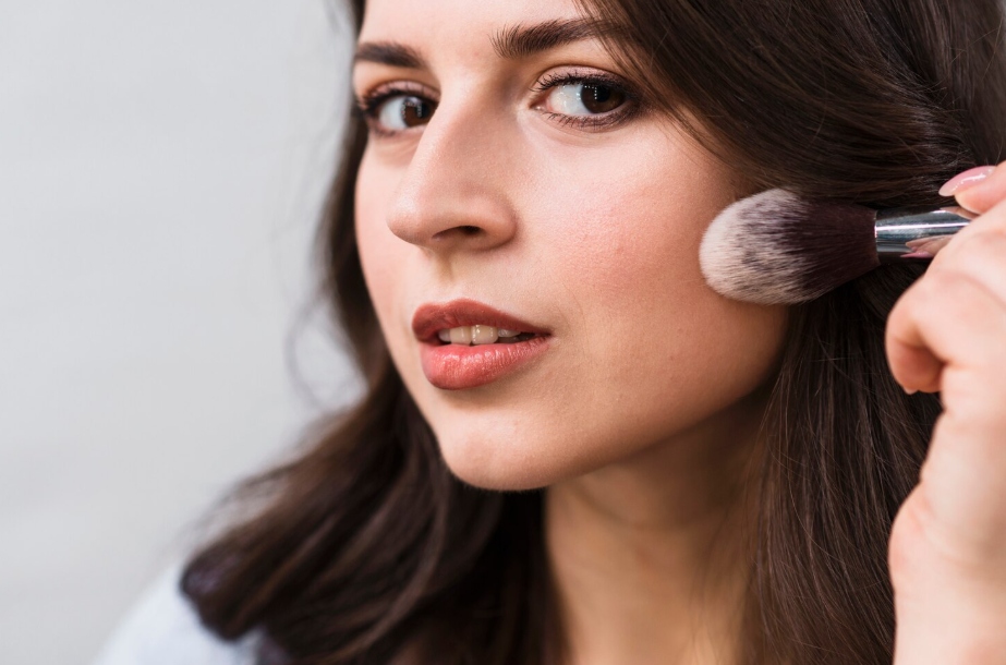 Picking suitable products for budge-proof blushing