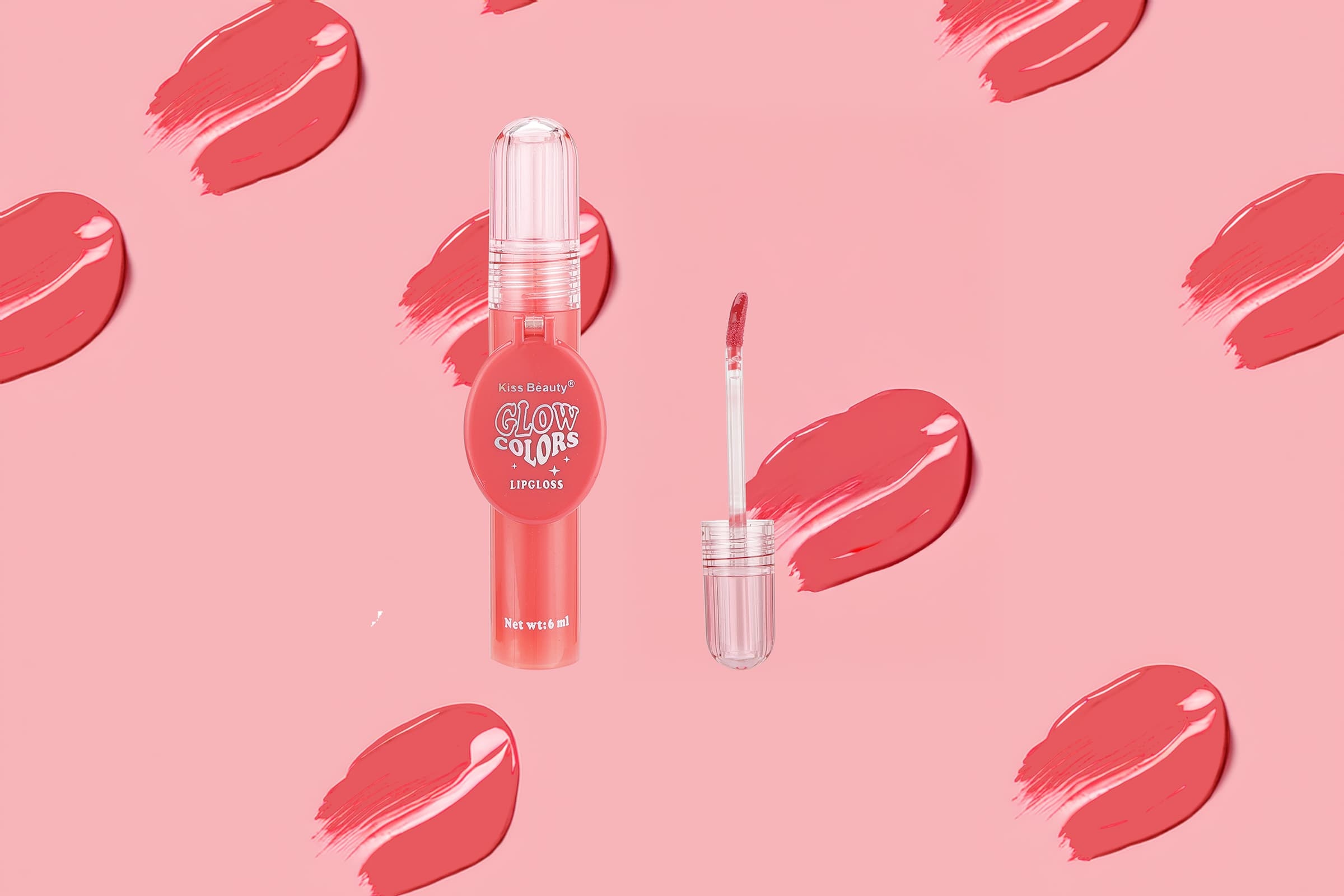 Yingji Cosmetic offers non-sticky, hydrating glosses for a radiant mirror-like finish.