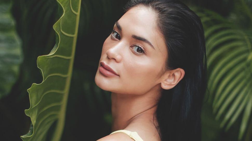 How to Achieve the “No-Makeup” Makeup Look with Pore-Blurring Primers & Lightweight Foundations