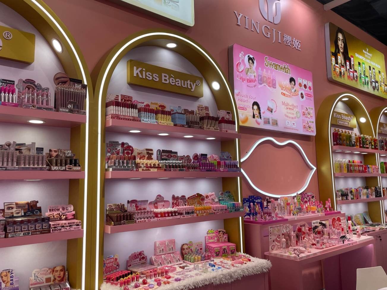 Turnkey vs custom cosmetic manufacturing comparison matrix