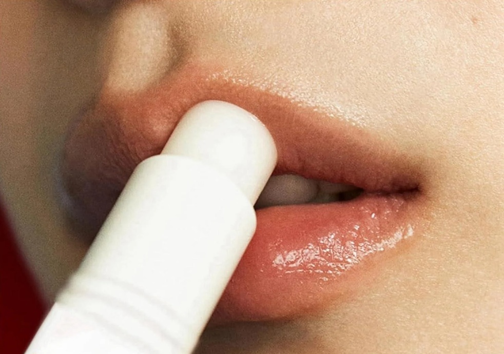 Three-step nighttime lip care for hydration and repair