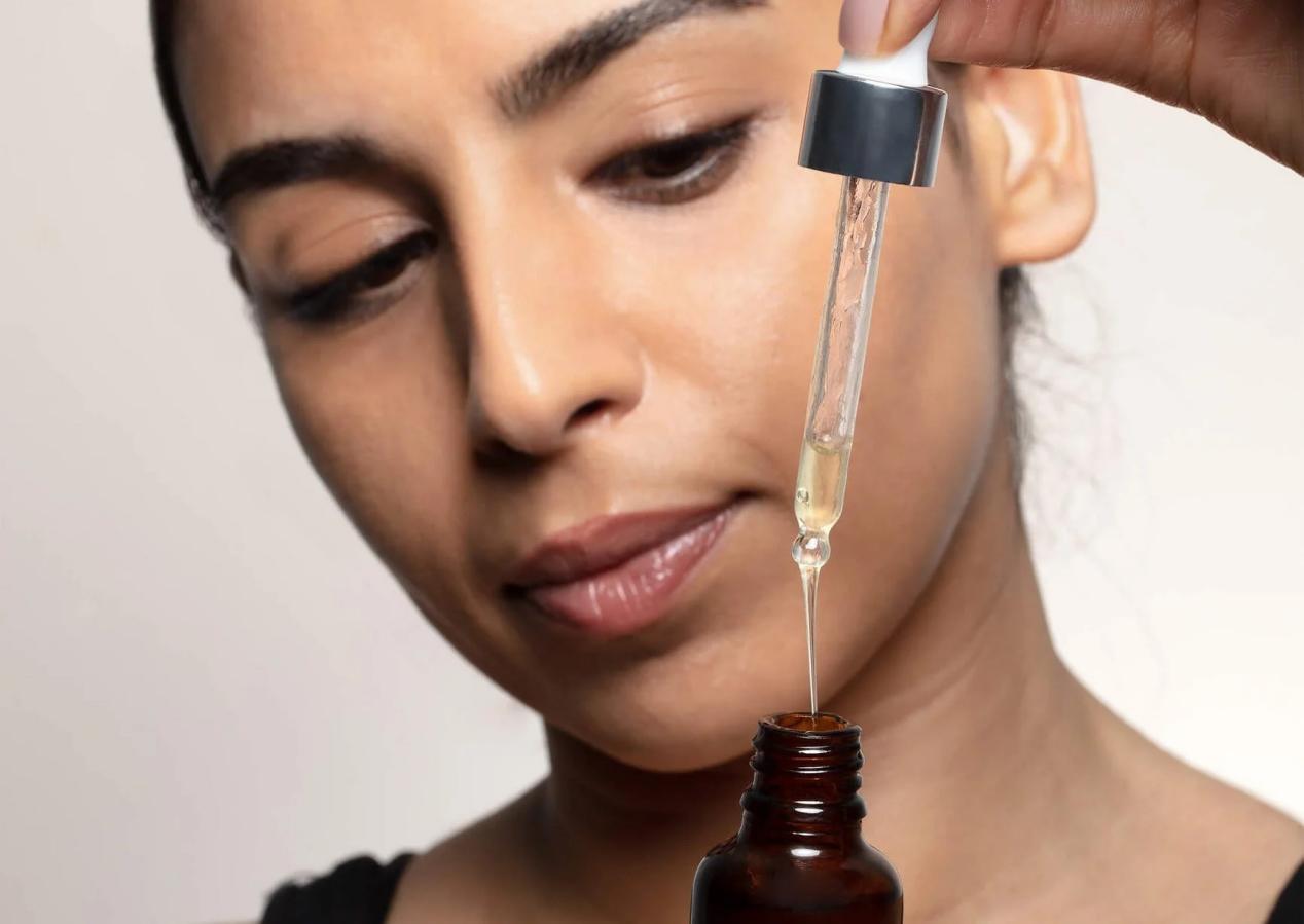 Vitamin C serum stability through precise pH and scale-up control